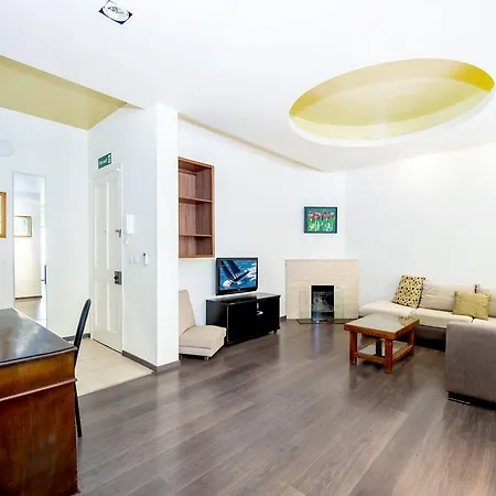 Modern & Stylish Private Bedrooms. Theoria Travel بيت ضيافة سانت جوليان